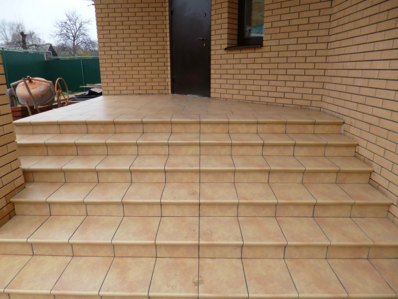 Монтаж клинкерных ступеней и плитки